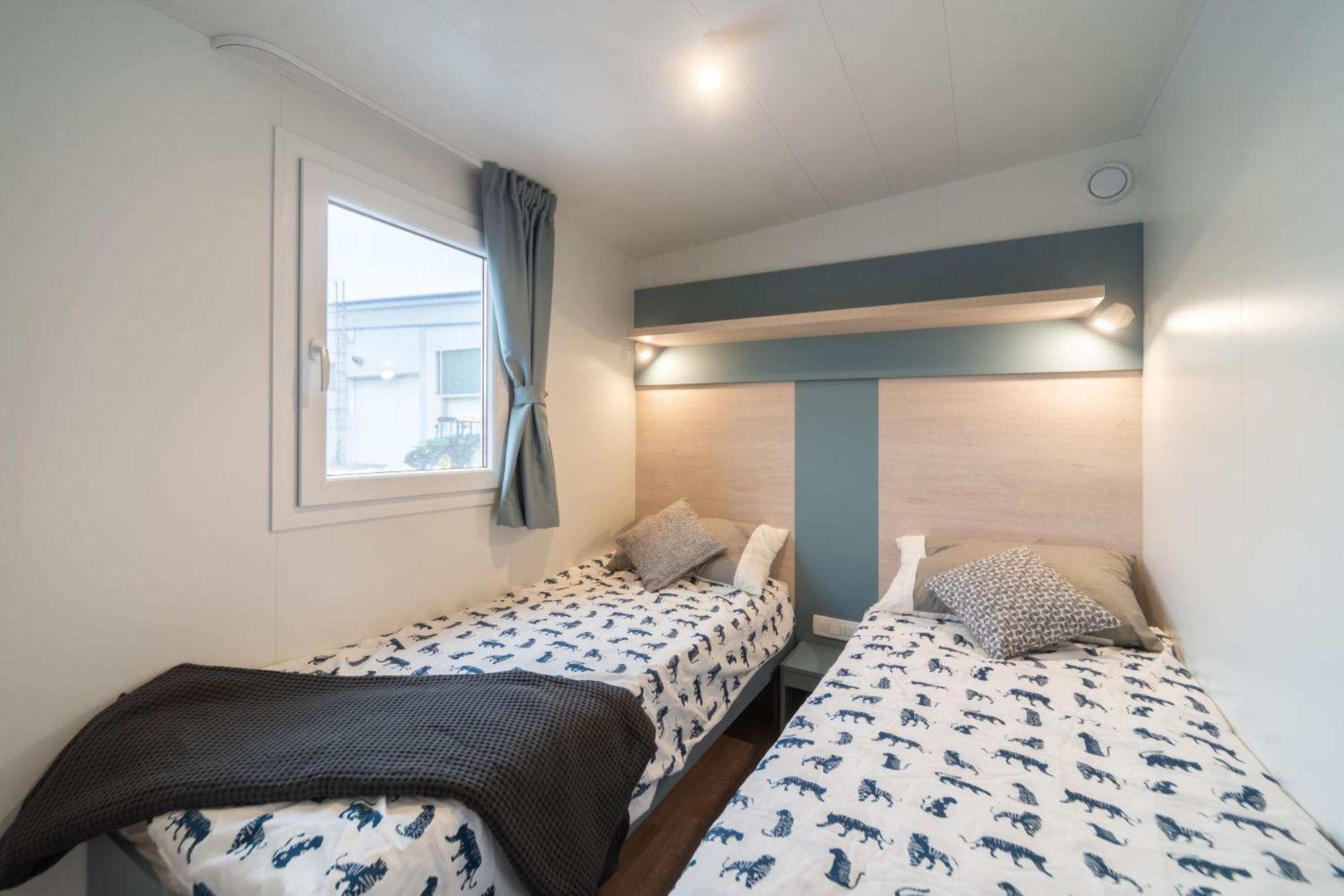 Eurocamp Mobile Homes At Fkk Naturist Campsite Ulika Porec Bilik gambar